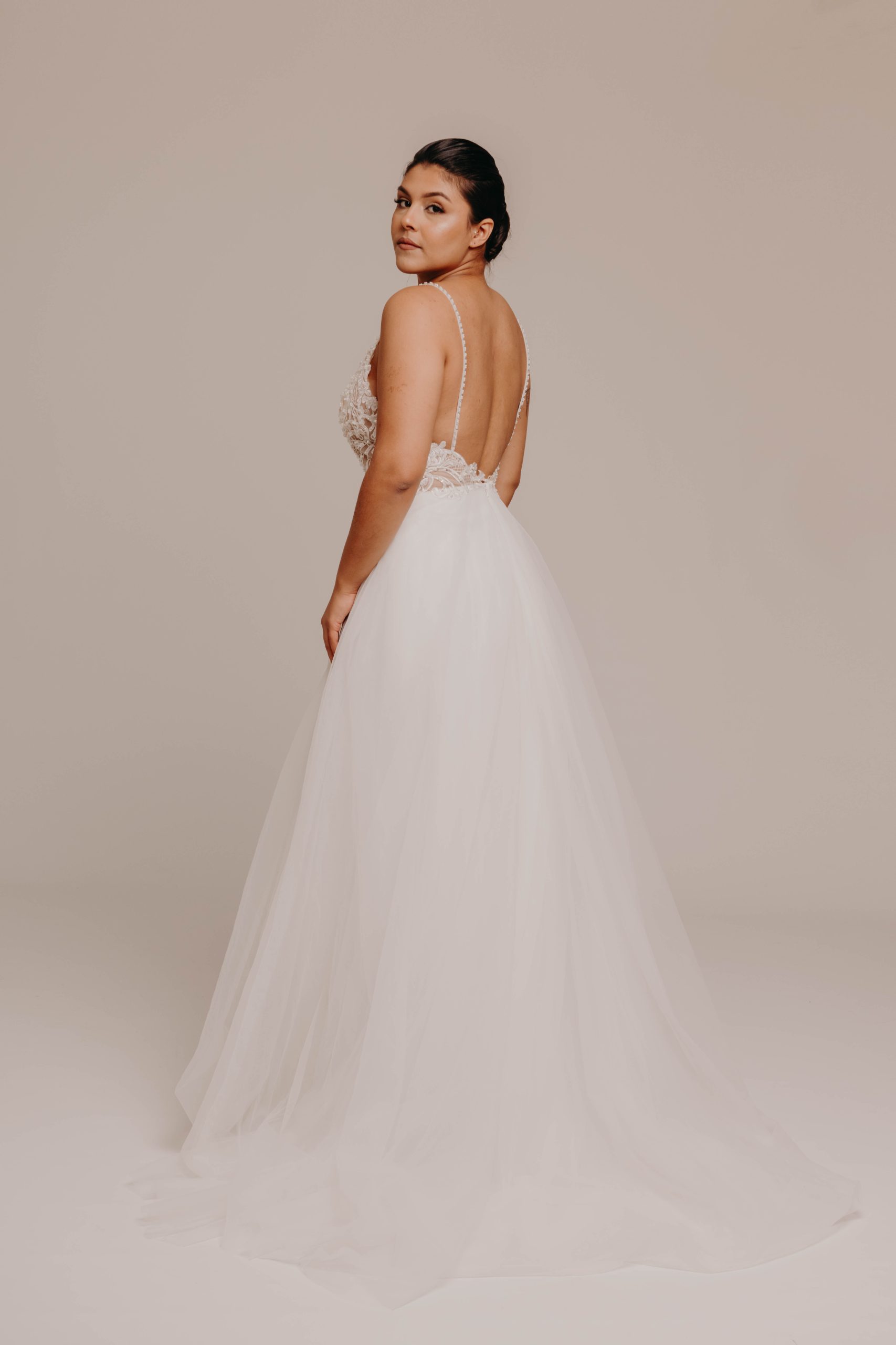 Robe de mariée en noir et blanc