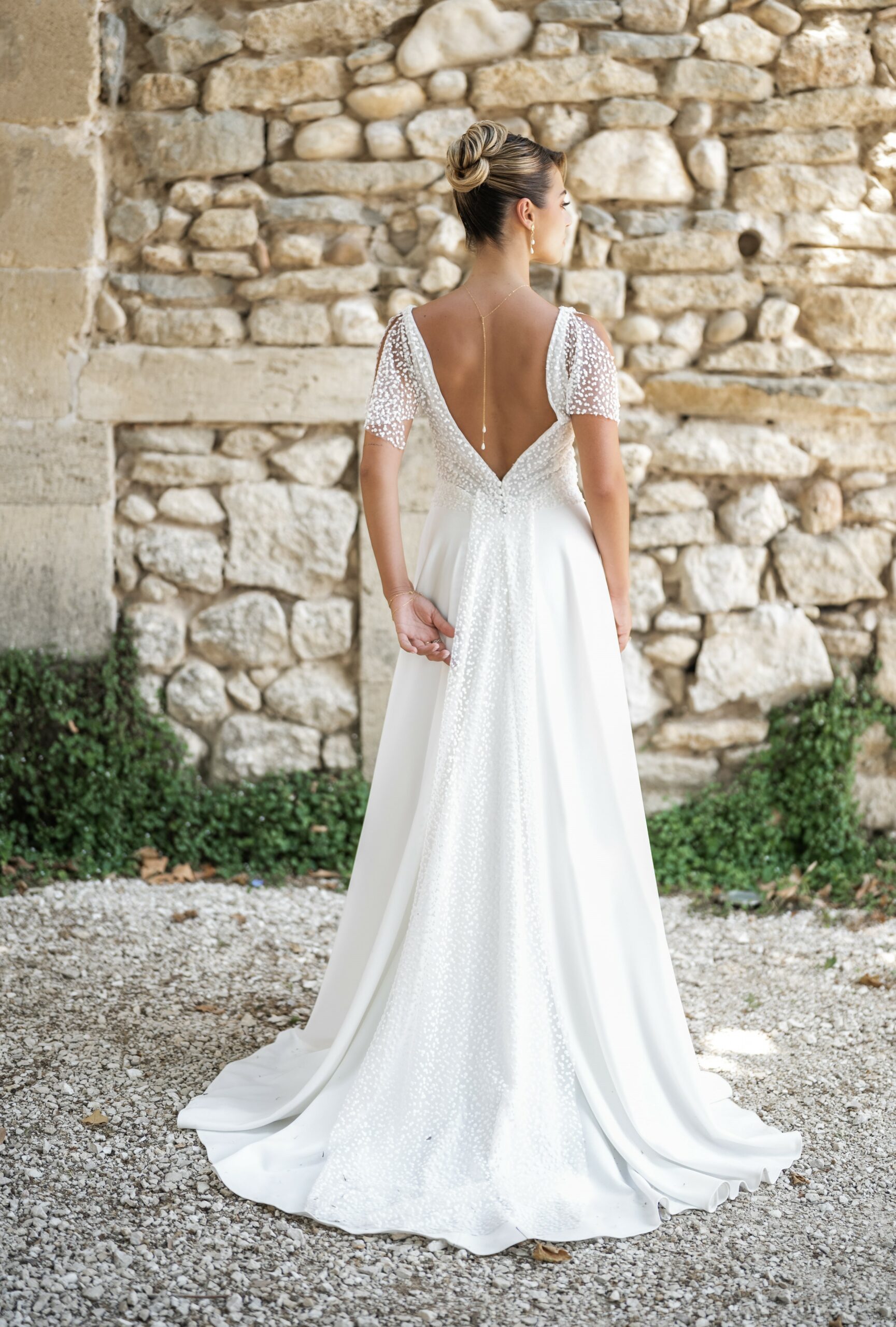 Robe de mariée en noir et blanc